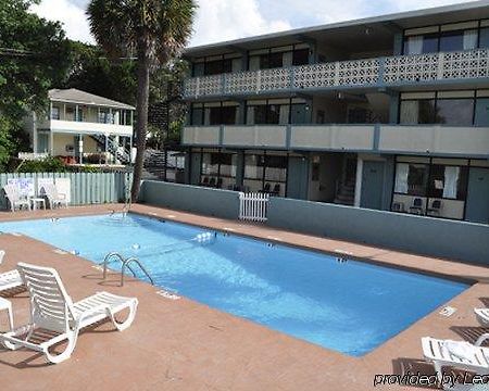 Calypso Motor Inn Миртл-Бич Экстерьер фото