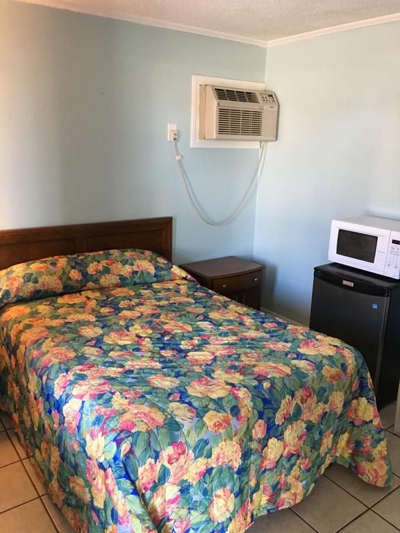 Calypso Motor Inn Миртл-Бич Экстерьер фото