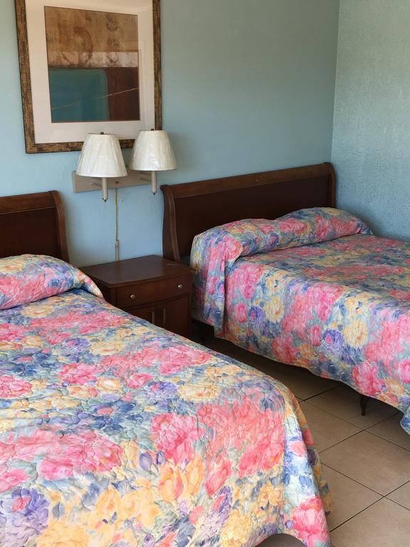 Calypso Motor Inn Миртл-Бич Экстерьер фото