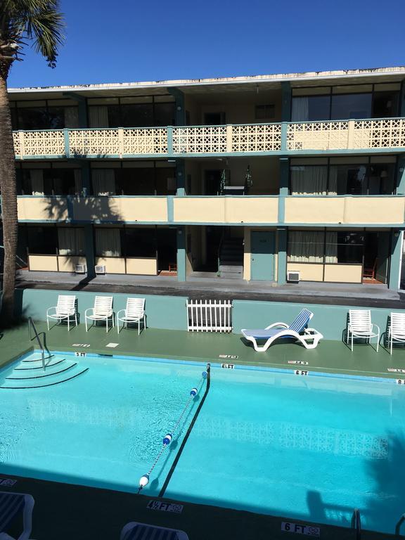 Calypso Motor Inn Миртл-Бич Экстерьер фото