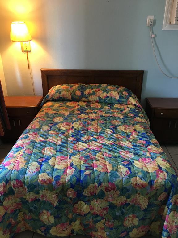 Calypso Motor Inn Миртл-Бич Экстерьер фото