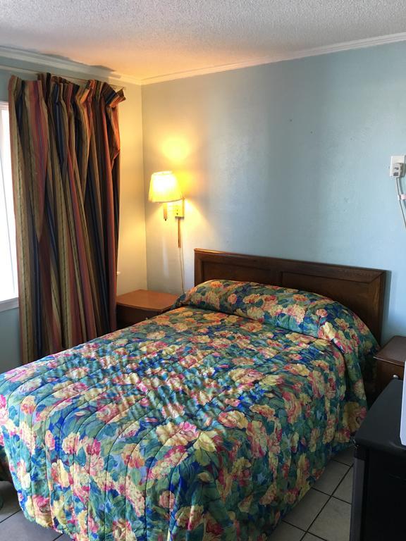 Calypso Motor Inn Миртл-Бич Экстерьер фото