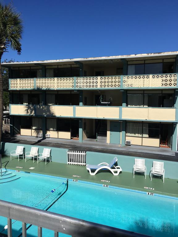 Calypso Motor Inn Миртл-Бич Экстерьер фото