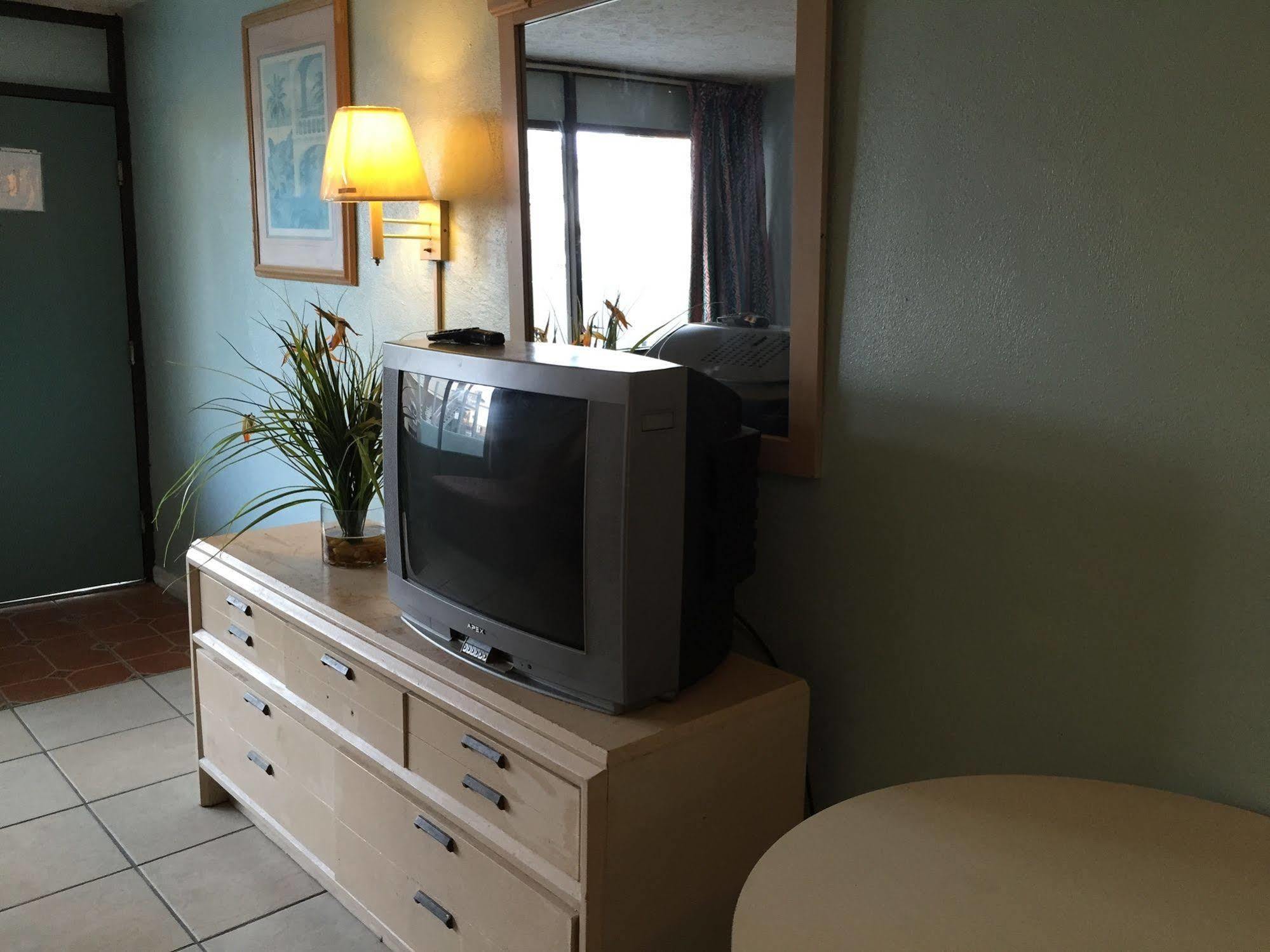 Calypso Motor Inn Миртл-Бич Экстерьер фото