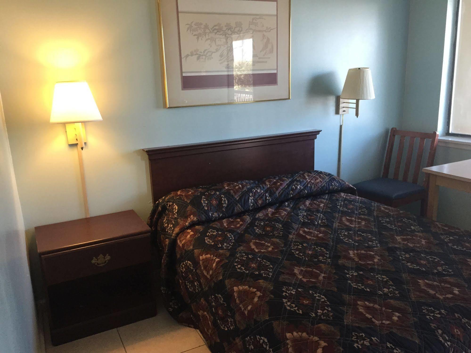 Calypso Motor Inn Миртл-Бич Экстерьер фото