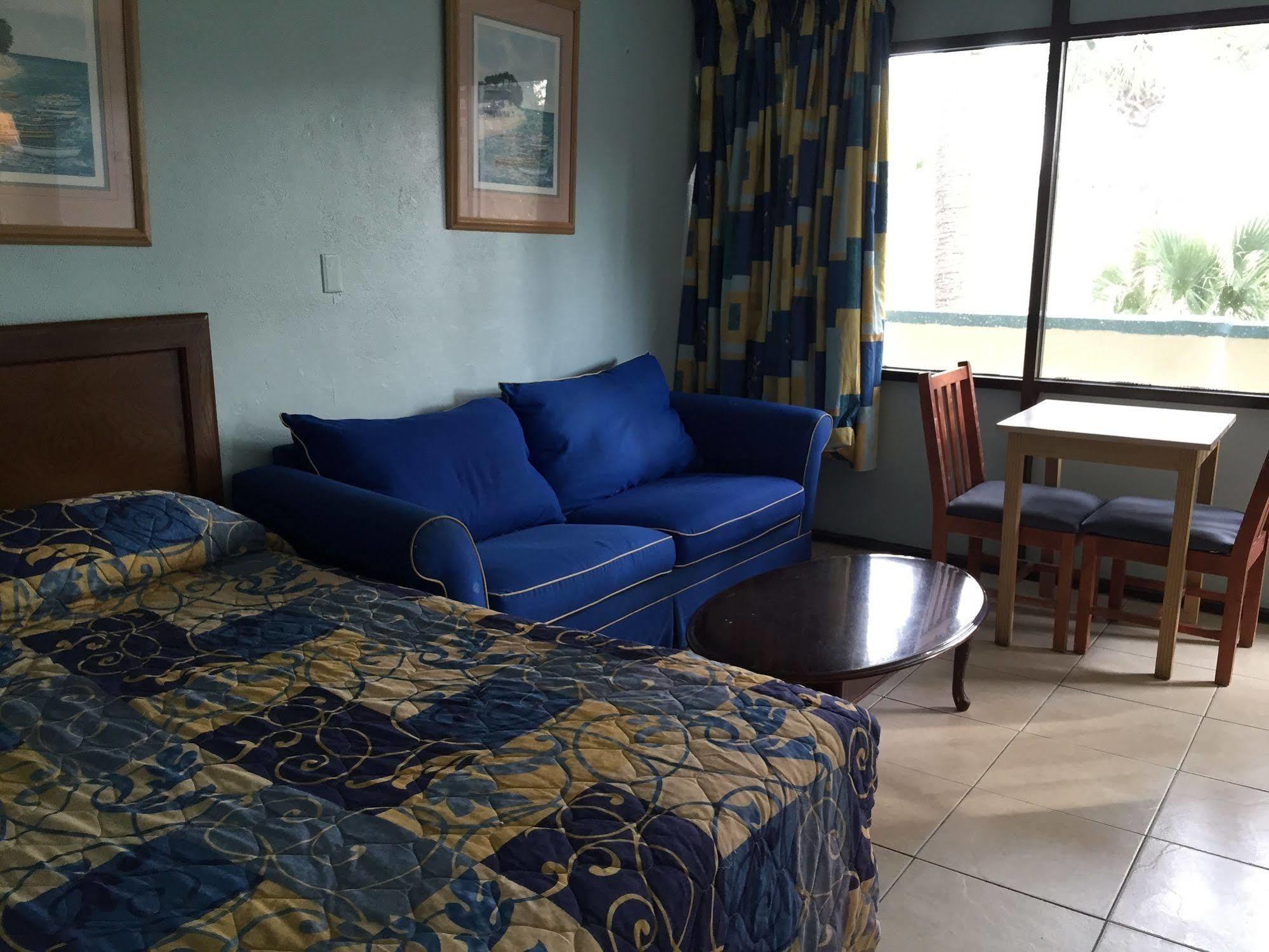 Calypso Motor Inn Миртл-Бич Экстерьер фото