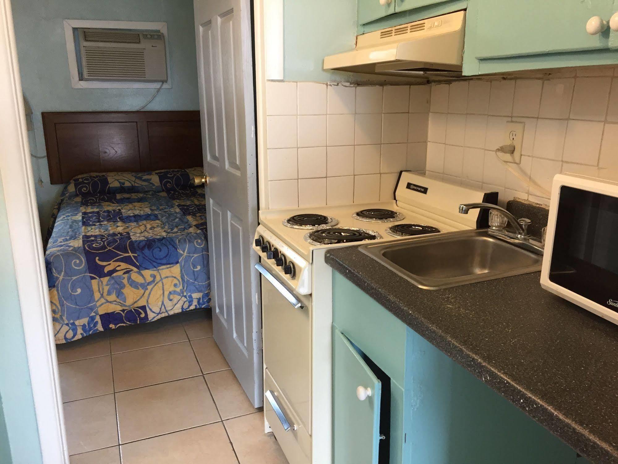 Calypso Motor Inn Миртл-Бич Экстерьер фото