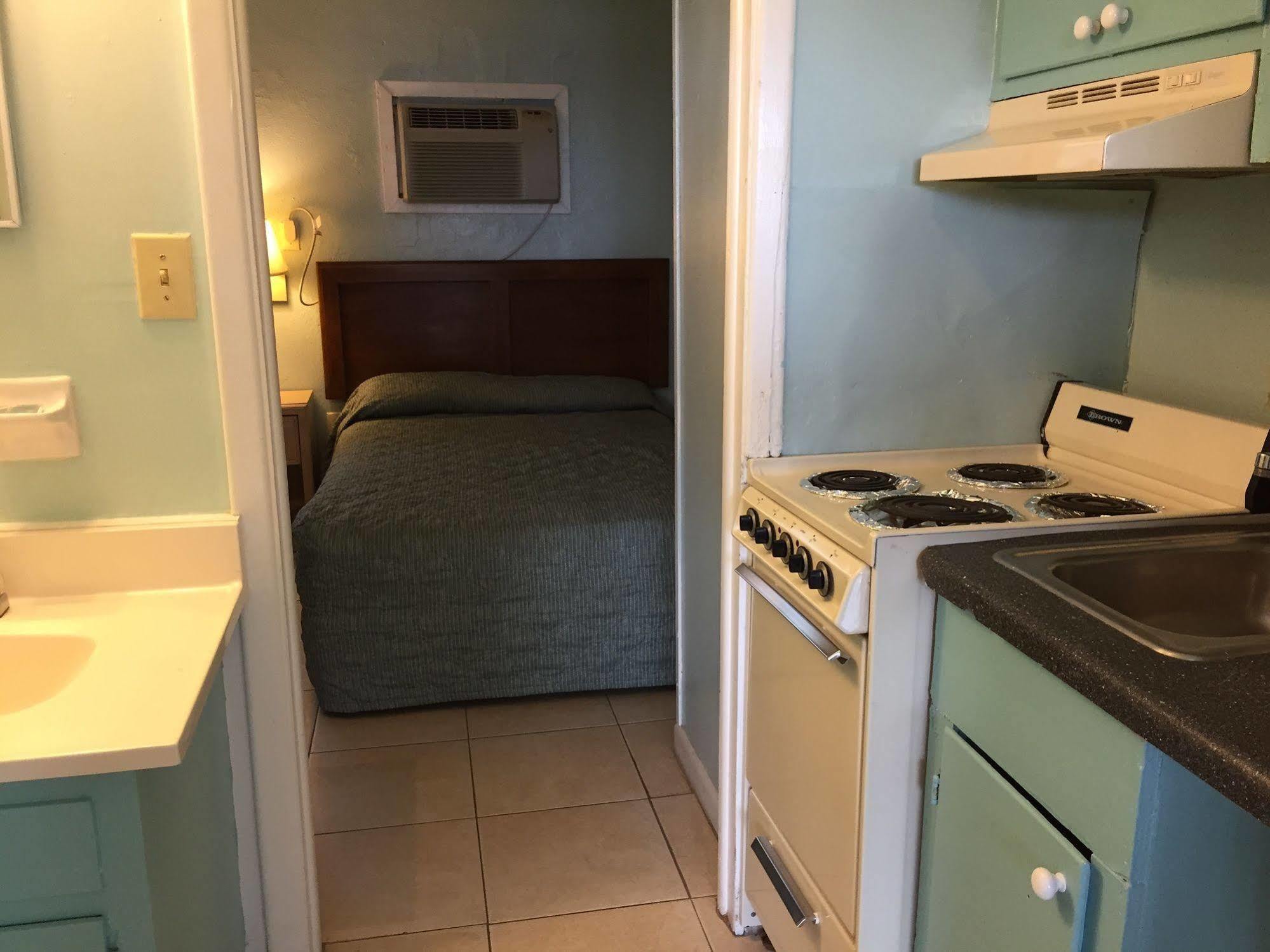 Calypso Motor Inn Миртл-Бич Экстерьер фото
