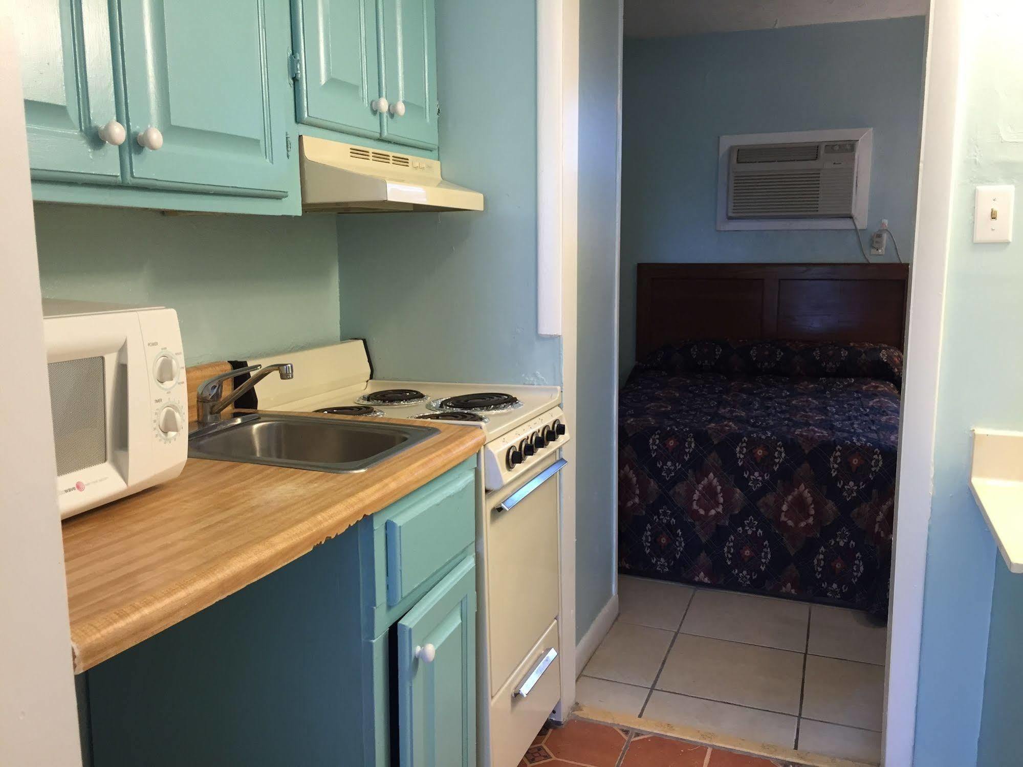 Calypso Motor Inn Миртл-Бич Экстерьер фото